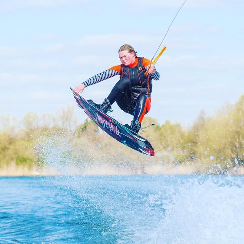 Nancy Creedy, 2021 British Wakeboard Squad - Photo Perry Lux