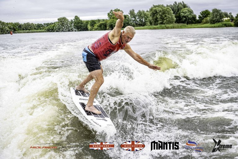 Rider at the 2024 Midlands Nautique UK Wake Nationals Wakesurf - Photos Mantis Pro Media