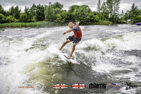Rider at the 2024 Midlands Nautique UK Wake Nationals Wakesurf - Photos Mantis Pro Media
