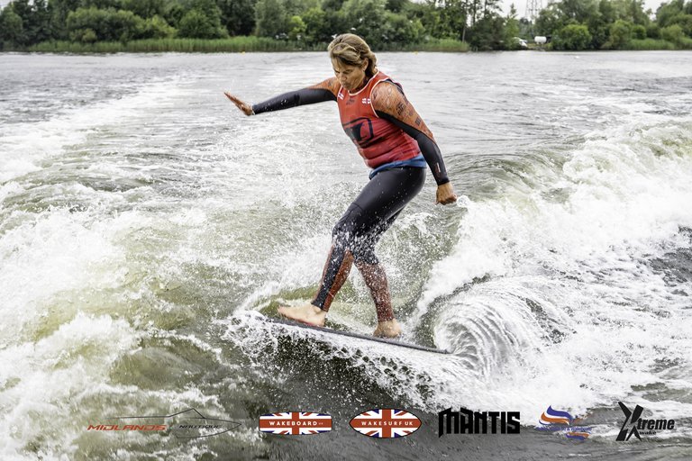 Rider at the 2024 Midlands Nautique UK Wake Nationals Wakesurf - Photos Mantis Pro Media