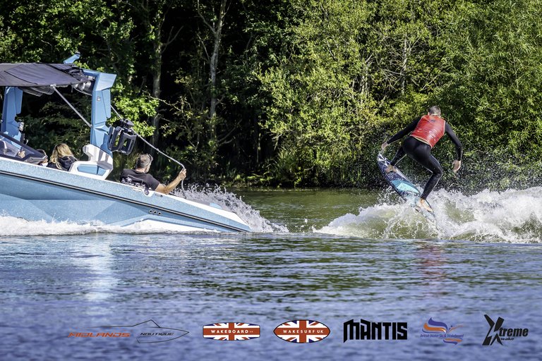 Rider at the 2024 Midlands Nautique UK Wake Nationals Wakesurf - Photos Mantis Pro Media