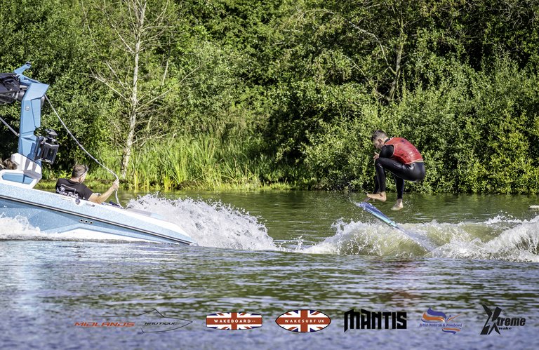 Rider at the 2024 Midlands Nautique UK Wake Nationals Wakesurf - Photos Mantis Pro Media