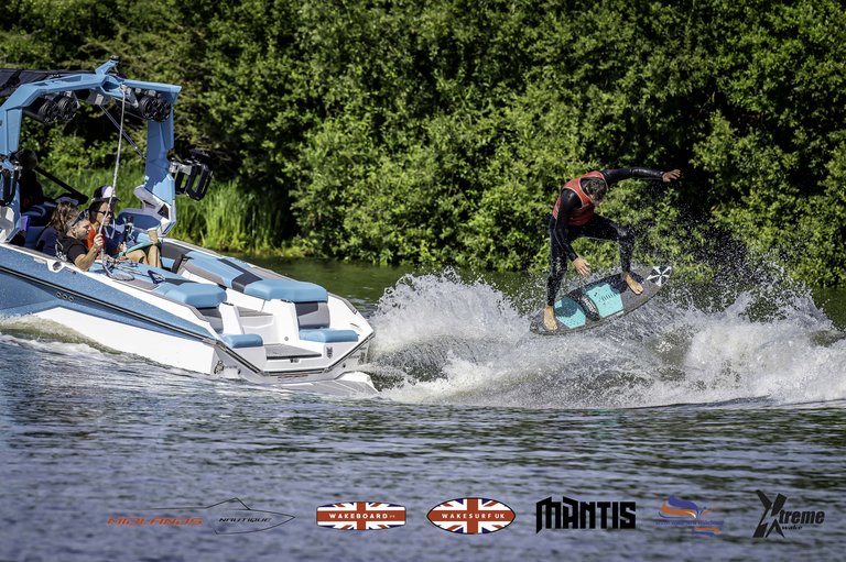 Rider at the 2024 Midlands Nautique UK Wake Nationals Wakesurf - Photos Mantis Pro Media