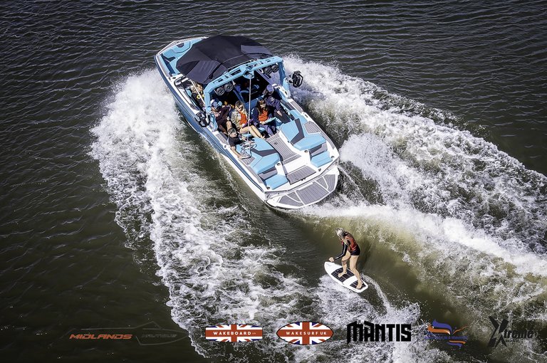 Rider at the 2024 Midlands Nautique UK Wake Nationals Wakesurf - Photos Mantis Pro Media