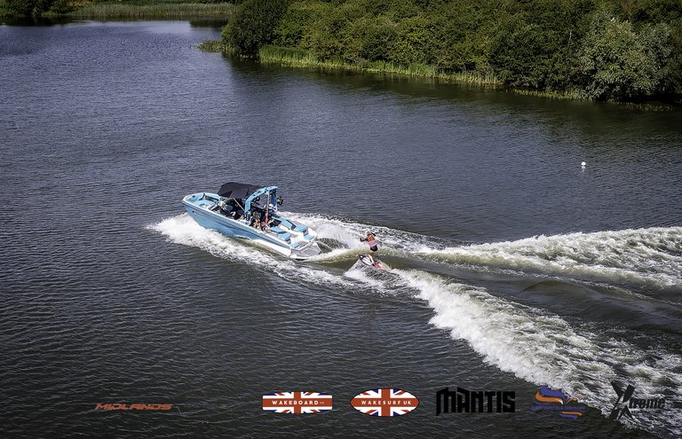 Rider at the 2024 Midlands Nautique UK Wake Nationals Wakesurf - Photos Mantis Pro Media