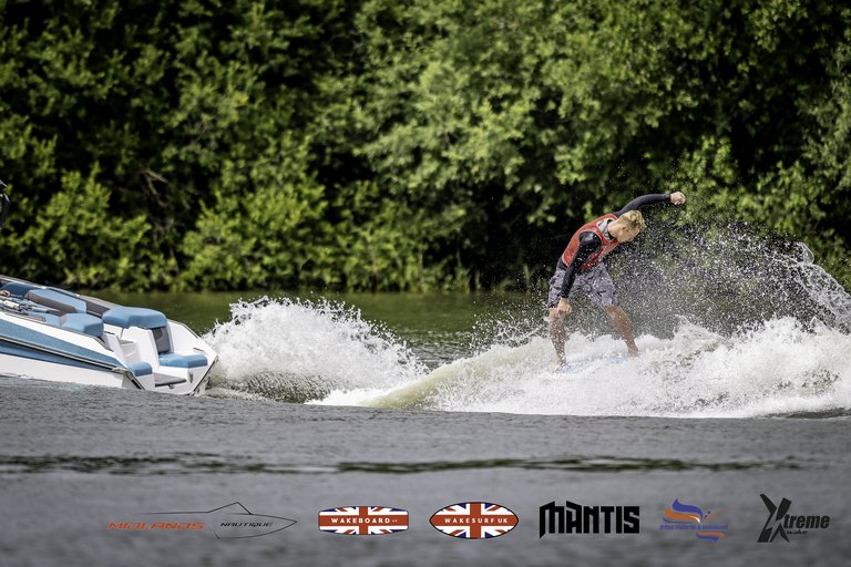 Rider at the 2024 Midlands Nautique UK Wake Nationals Wakesurf - Photos Mantis Pro Media
