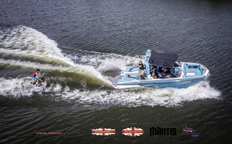 Rider at the 2024 Midlands Nautique UK Wake Nationals Wakesurf - Photos Mantis Pro Media