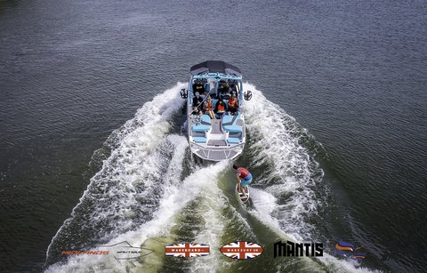 Rider at the 2024 Midlands Nautique UK Wake Nationals Wakesurf - Photos Mantis Pro Media