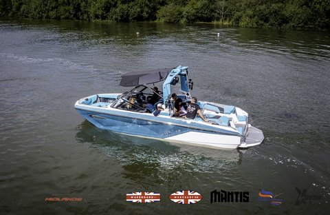Rider at the 2024 Midlands Nautique UK Wake Nationals Wakesurf - Photos Mantis Pro Media