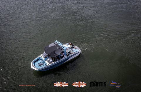 Rider at the 2024 Midlands Nautique UK Wake Nationals Wakesurf - Photos Mantis Pro Media