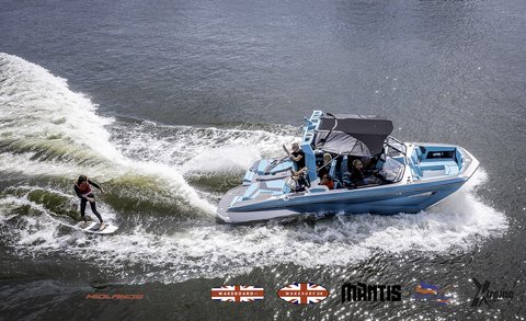 Rider at the 2024 Midlands Nautique UK Wake Nationals Wakesurf - Photos Mantis Pro Media