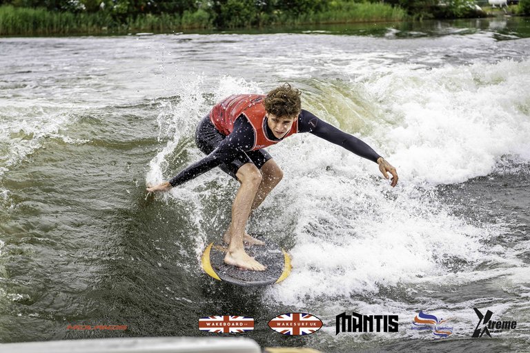 Rider at the 2024 Midlands Nautique UK Wake Nationals Wakesurf - Photos Mantis Pro Media