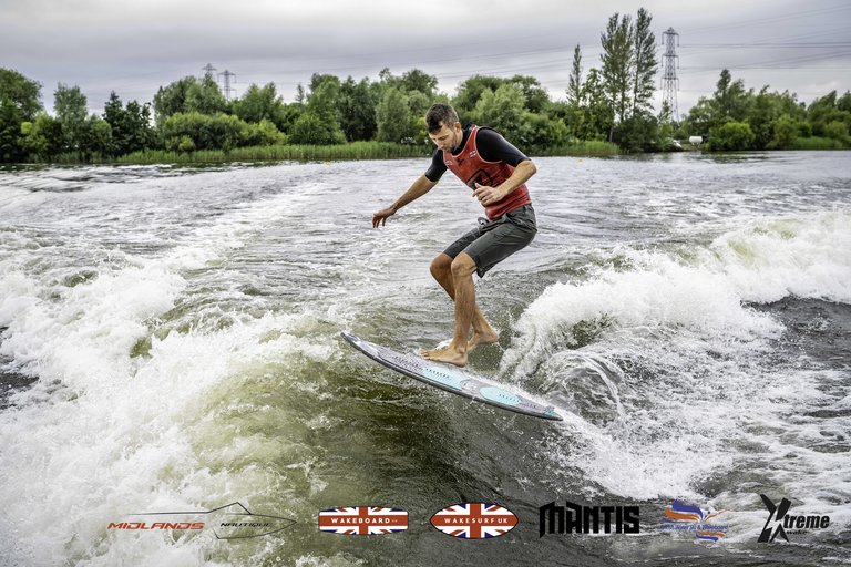 Rider at the 2024 Midlands Nautique UK Wake Nationals Wakesurf - Photos Mantis Pro Media