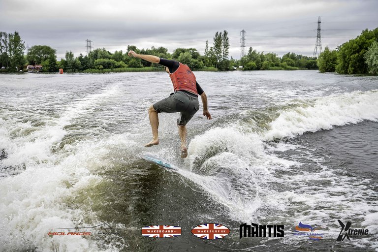 Rider at the 2024 Midlands Nautique UK Wake Nationals Wakesurf - Photos Mantis Pro Media
