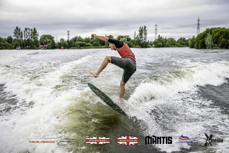 Rider at the 2024 Midlands Nautique UK Wake Nationals Wakesurf - Photos Mantis Pro Media
