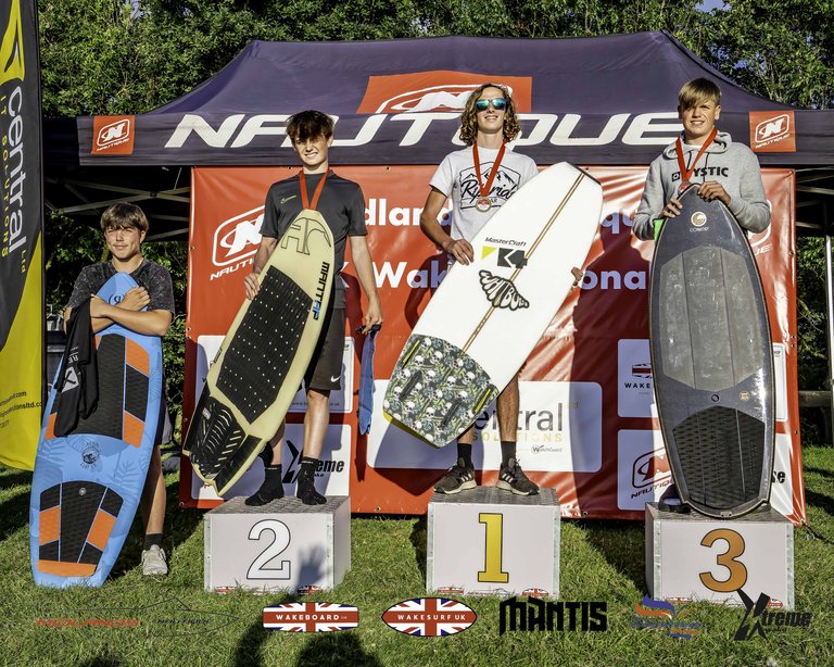 Rider at the 2024 Midlands Nautique UK Wake Nationals Wakesurf - Photos Mantis Pro Media