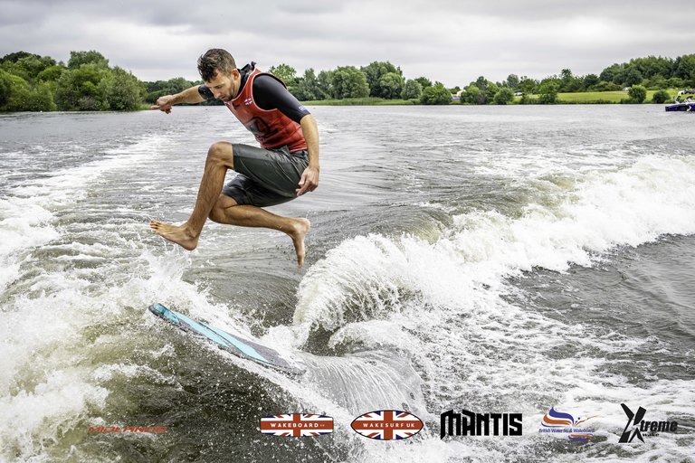Rider at the 2024 Midlands Nautique UK Wake Nationals Wakesurf - Photos Mantis Pro Media