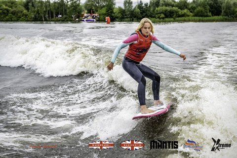 Lauren Fox at the 2024 Midlands Nautique UK Wake Nationals Wakesurf - Photos Mantis Pro Media