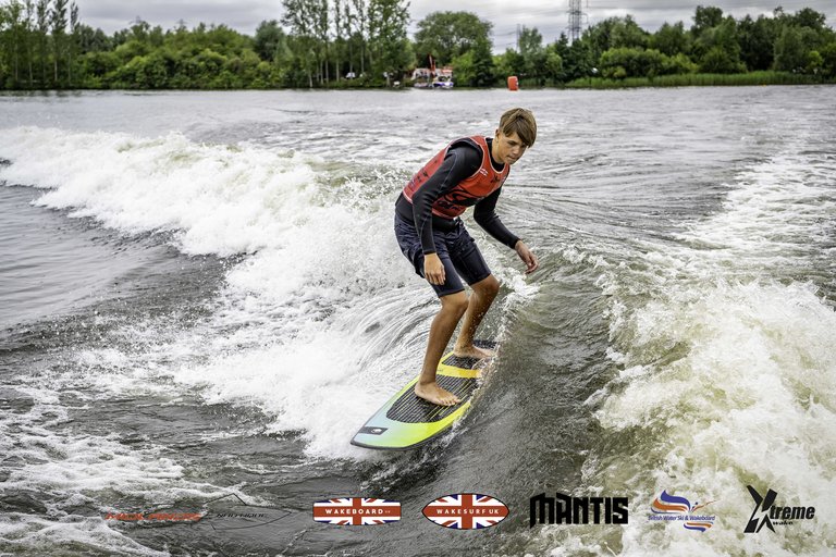 Rider at the 2024 Midlands Nautique UK Wake Nationals Wakesurf - Photos Mantis Pro Media