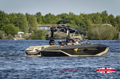 Rider at the 2025 Midlands Nautique UK Wake Nationals Wakeboard - Photos Mantis Pro Media