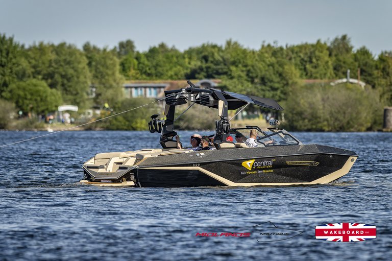 Rider at the 2025 Midlands Nautique UK Wake Nationals Wakeboard - Photos Mantis Pro Media