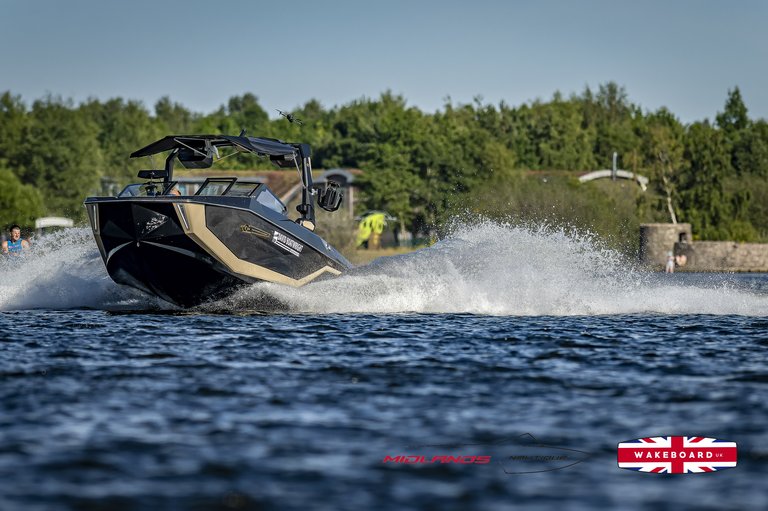 Rider at the 2025 Midlands Nautique UK Wake Nationals Wakeboard - Photos Mantis Pro Media