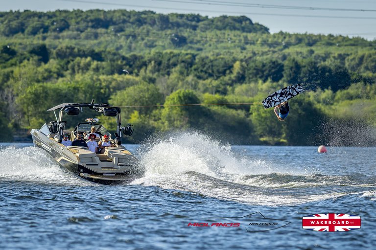 Rider at the 2025 Midlands Nautique UK Wake Nationals Wakeboard - Photos Mantis Pro Media