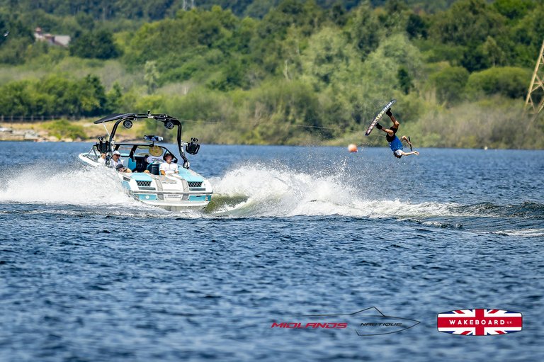 Rider at the 2025 Midlands Nautique UK Wake Nationals Wakeboard - Photos Mantis Pro Media