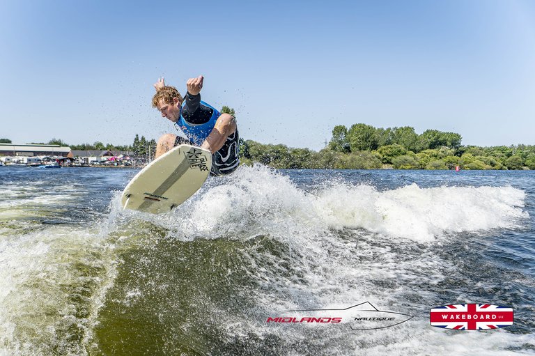 Rider at the 2025 Midlands Nautique UK Wake Nationals Wakesurf - Photos Mantis Pro Media