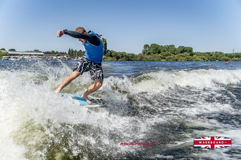Rider at the 2025 Midlands Nautique UK Wake Nationals Wakesurf - Photos Mantis Pro Media