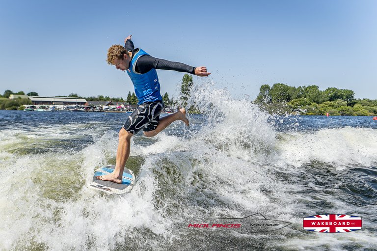 Rider at the 2025 Midlands Nautique UK Wake Nationals Wakesurf - Photos Mantis Pro Media