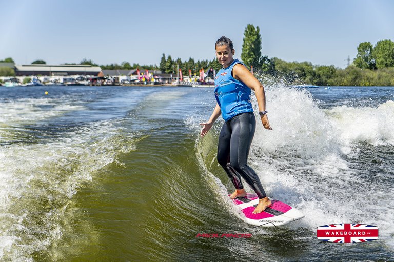Rider at the 2025 Midlands Nautique UK Wake Nationals Wakesurf - Photos Mantis Pro Media