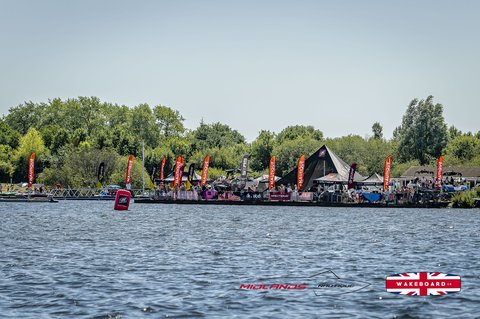 Rider at the 2025 Midlands Nautique UK Wake Nationals Wakesurf - Photos Mantis Pro Media