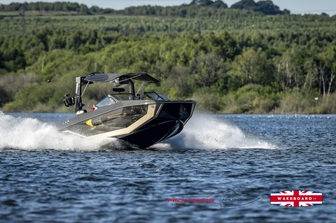 Rider at the 2025 Midlands Nautique UK Wake Nationals Wakesurf - Photos Mantis Pro Media