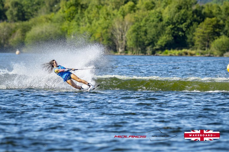 Rider at the 2025 Midlands Nautique UK Wake Nationals Wakesurf - Photos Mantis Pro Media