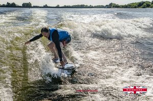 Rider at the 2025 Midlands Nautique UK Wake Nationals Wakesurf - Photos Mantis Pro Media