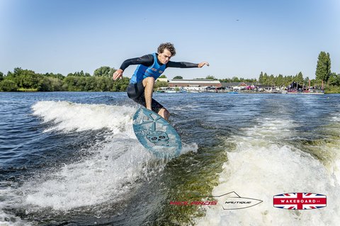 Rider at the 2025 Midlands Nautique UK Wake Nationals Wakesurf - Photos Mantis Pro Media