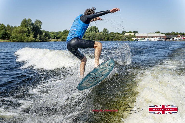 Rider at the 2025 Midlands Nautique UK Wake Nationals Wakesurf - Photos Mantis Pro Media
