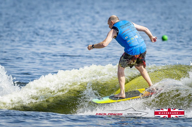 Rider at the 2025 Midlands Nautique UK Wake Nationals Wakesurf - Photos Mantis Pro Media
