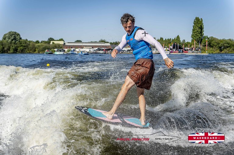 Rider at the 2025 Midlands Nautique UK Wake Nationals Wakesurf - Photos Mantis Pro Media