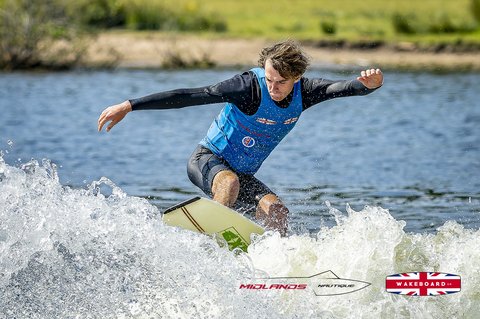 Rider at the 2025 Midlands Nautique UK Wake Nationals Wakesurf - Photos Mantis Pro Media