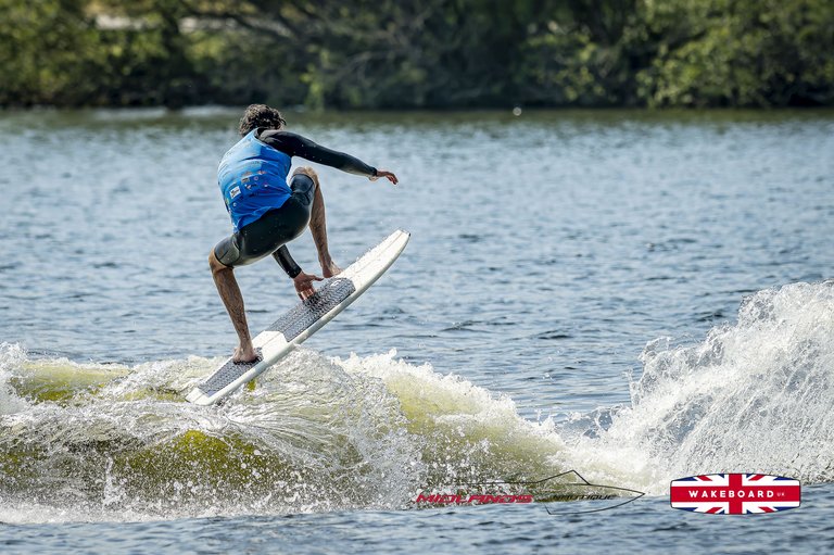 Rider at the 2025 Midlands Nautique UK Wake Nationals Wakesurf - Photos Mantis Pro Media