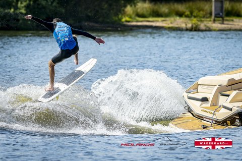 Rider at the 2025 Midlands Nautique UK Wake Nationals Wakesurf - Photos Mantis Pro Media
