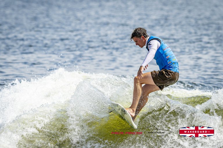 Rider at the 2025 Midlands Nautique UK Wake Nationals Wakesurf - Photos Mantis Pro Media