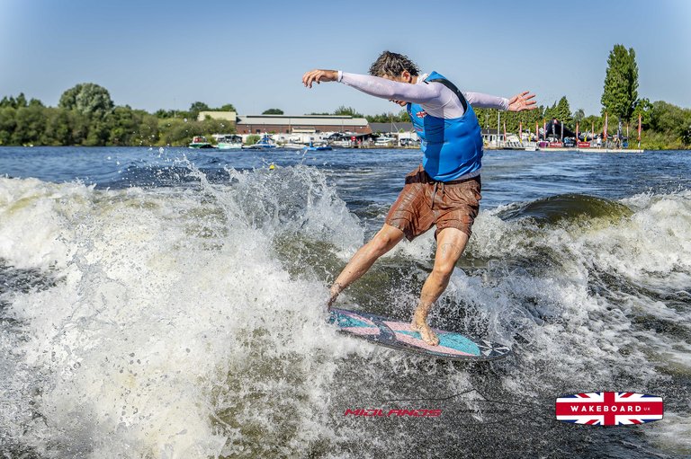 Rider at the 2025 Midlands Nautique UK Wake Nationals Wakesurf - Photos Mantis Pro Media