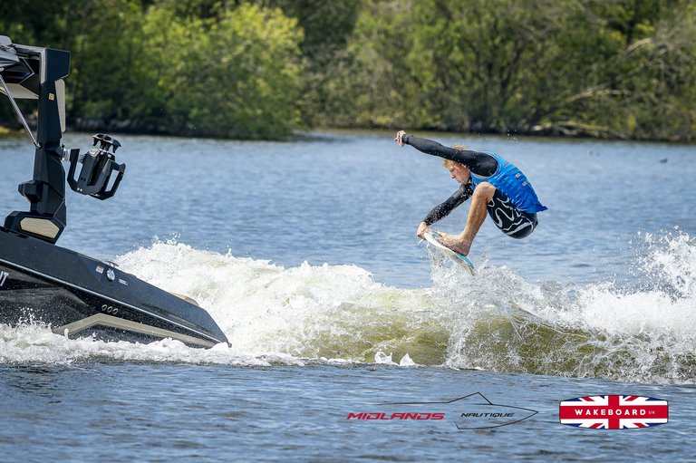 Rider at the 2025 Midlands Nautique UK Wake Nationals Wakesurf - Photos Mantis Pro Media