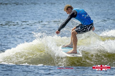 Rider at the 2025 Midlands Nautique UK Wake Nationals Wakesurf - Photos Mantis Pro Media