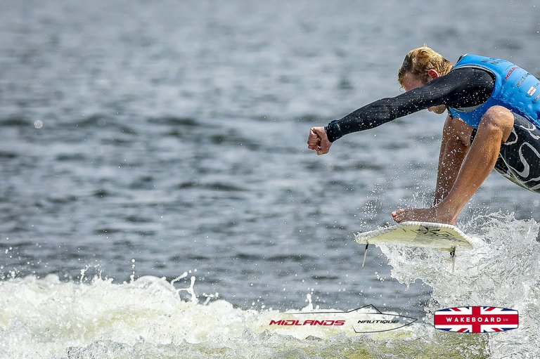 Rider at the 2025 Midlands Nautique UK Wake Nationals Wakesurf - Photos Mantis Pro Media