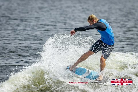 Rider at the 2025 Midlands Nautique UK Wake Nationals Wakesurf - Photos Mantis Pro Media