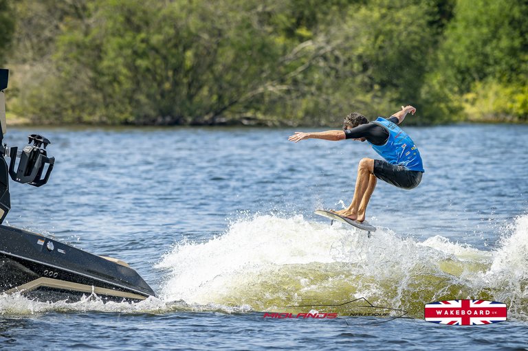 Rider at the 2025 Midlands Nautique UK Wake Nationals Wakesurf - Photos Mantis Pro Media